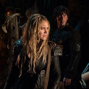 Fotoğraf The 100