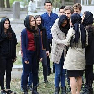 Fotoğraf Kırgın Çiçekler