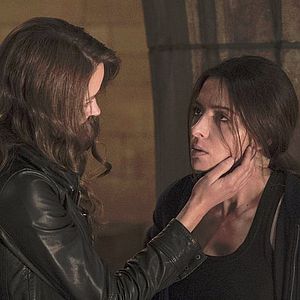 Fotoğraf Sarah Shahi