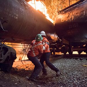 Fotoğraf Life On The Line