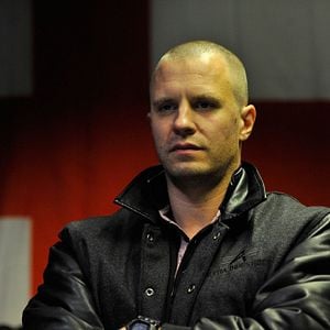 Fotoğraf Luke Mably