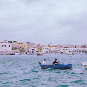 Fotoğraf Denizdeki Ateş