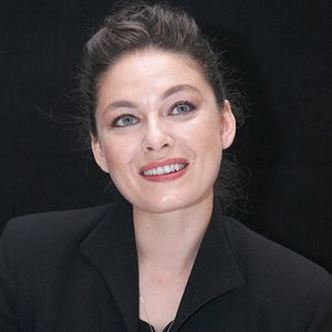 Fotoğraf Alexa Davalos