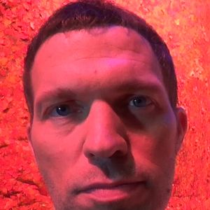 Fotoğraf Travis Knight