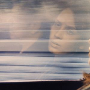 Fotoğraf Trendeki Kız