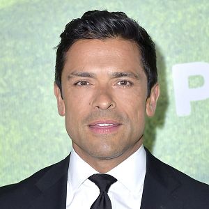 Fotoğraf Mark Consuelos