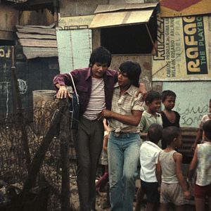 Fotoğraf Manila in the Claws of Light