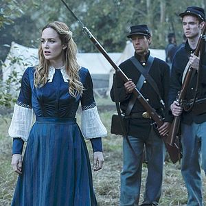 Fotoğraf Caity Lotz