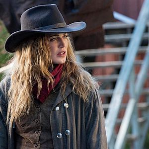 Fotoğraf Caity Lotz