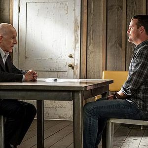 Fotoğraf Daniel J. Travanti