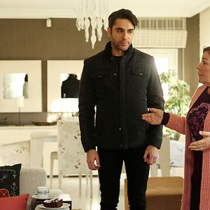 Fotoğraf Bana Sevmeyi Anlat