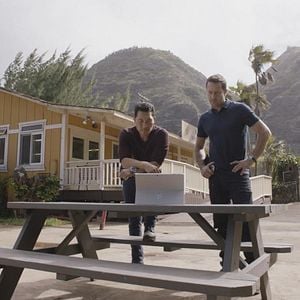 Fotoğraf Alex O'Loughlin