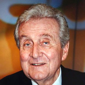 Fotoğraf Patrick Macnee