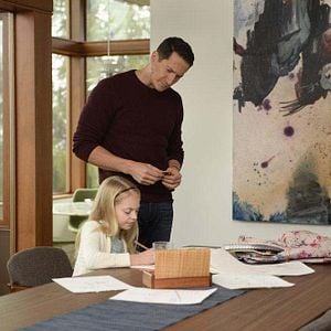 Fotoğraf Sasha Roiz