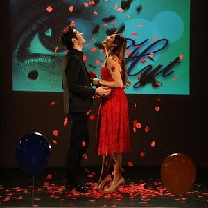 Fotoğraf Aşk Laftan Anlamaz