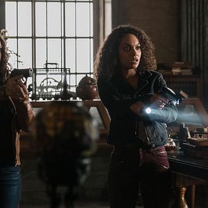 Fotoğraf Janina Gavankar