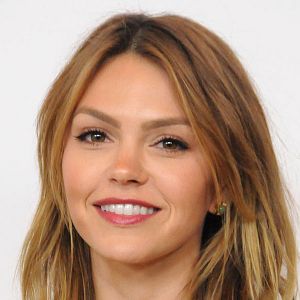 Fotoğraf Aimee Teegarden