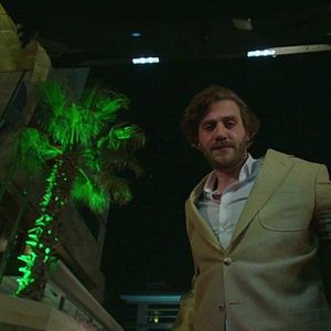 Fotoğraf Bu Şehir Arkandan Gelecek