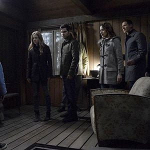 Fotoğraf Sasha Roiz