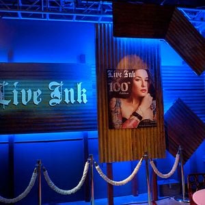 Fotoğraf Switched at Birth