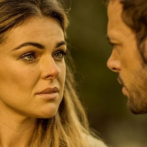 Fotoğraf Savaşın Eşiğinde