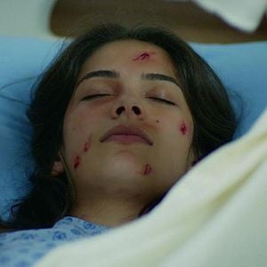 Fotoğraf Kırgın Çiçekler