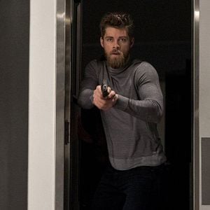 Fotoğraf Luke Mitchell