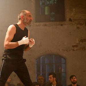 Fotoğraf Bu Şehir Arkandan Gelecek