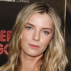 Fotoğraf Betty Gilpin