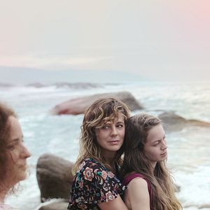 Fotoğraf Nisan'ın Kızları