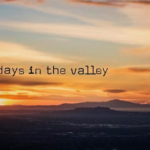 Fotoğraf Ten Days In The Valley
