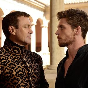 Fotoğraf Grant Bowler