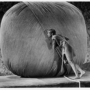 Fotoğraf Kendi Kendine Küçülen Adam