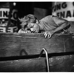 Fotoğraf Kendi Kendine Küçülen Adam