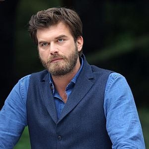 Fotoğraf Cesur ve Güzel