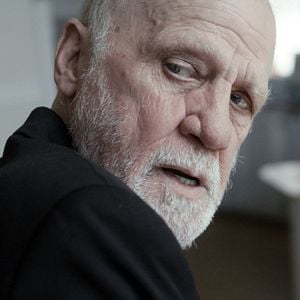 Fotoğraf Leon Russom