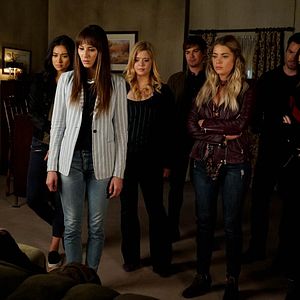 Fotoğraf Troian Bellisario