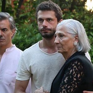 Fotoğraf Seni Kimler Aldı