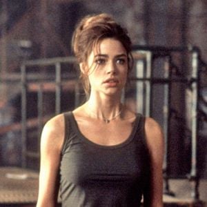 Fotoğraf Dünya Yetmez