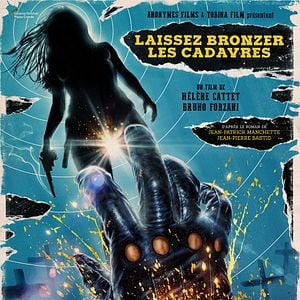 Fotoğraf Bırakın Bronzlaşsın Cesetler