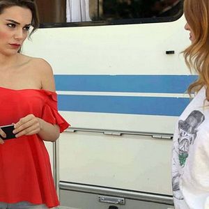 Fotoğraf İki Yalancı