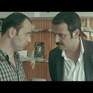 Fotoğraf Kimse Bizi Konuşmasın