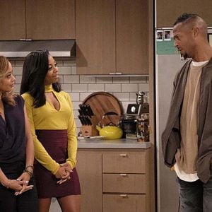 Fotoğraf Essence Atkins