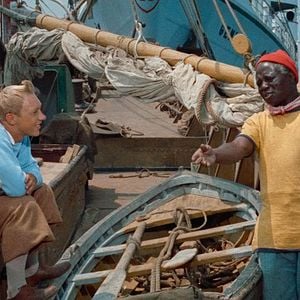 Fotoğraf Tenten ve Altın Post