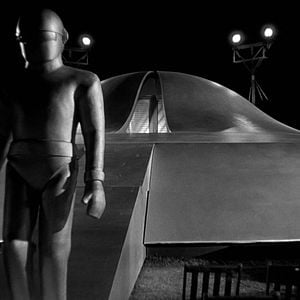 Fotoğraf Dünyanın Durduğu Gün