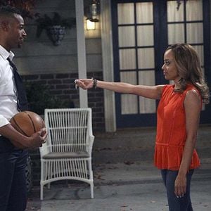 Fotoğraf Essence Atkins