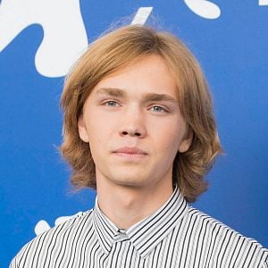 Fotoğraf Charlie Plummer