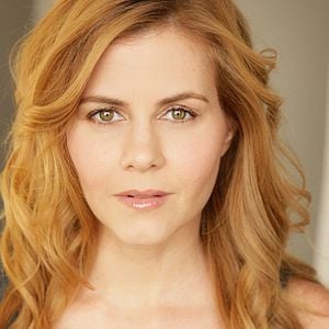 Fotoğraf Christie Lynn Smith