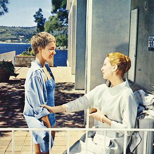 Fotoğraf Bonjour tristesse