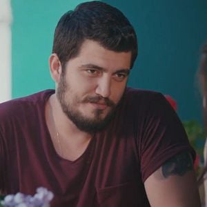 Fotoğraf Gençlik Başımda Duman